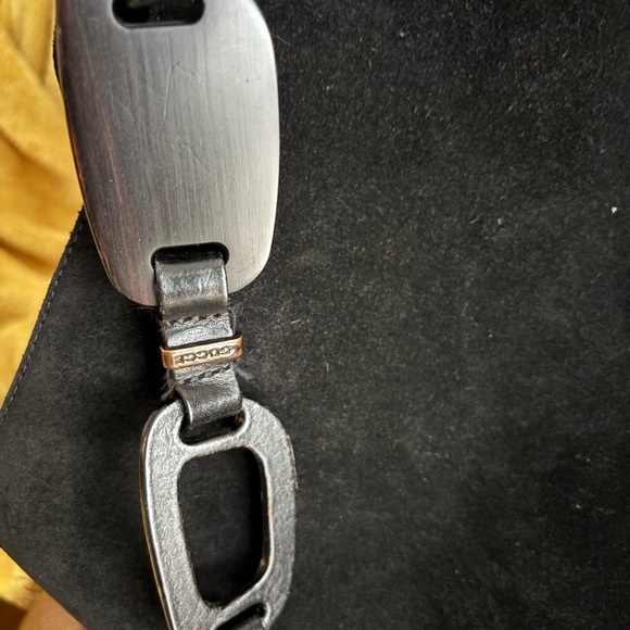 Gucci Black Leather Strap with Logo Detail - Picture 5 of 16